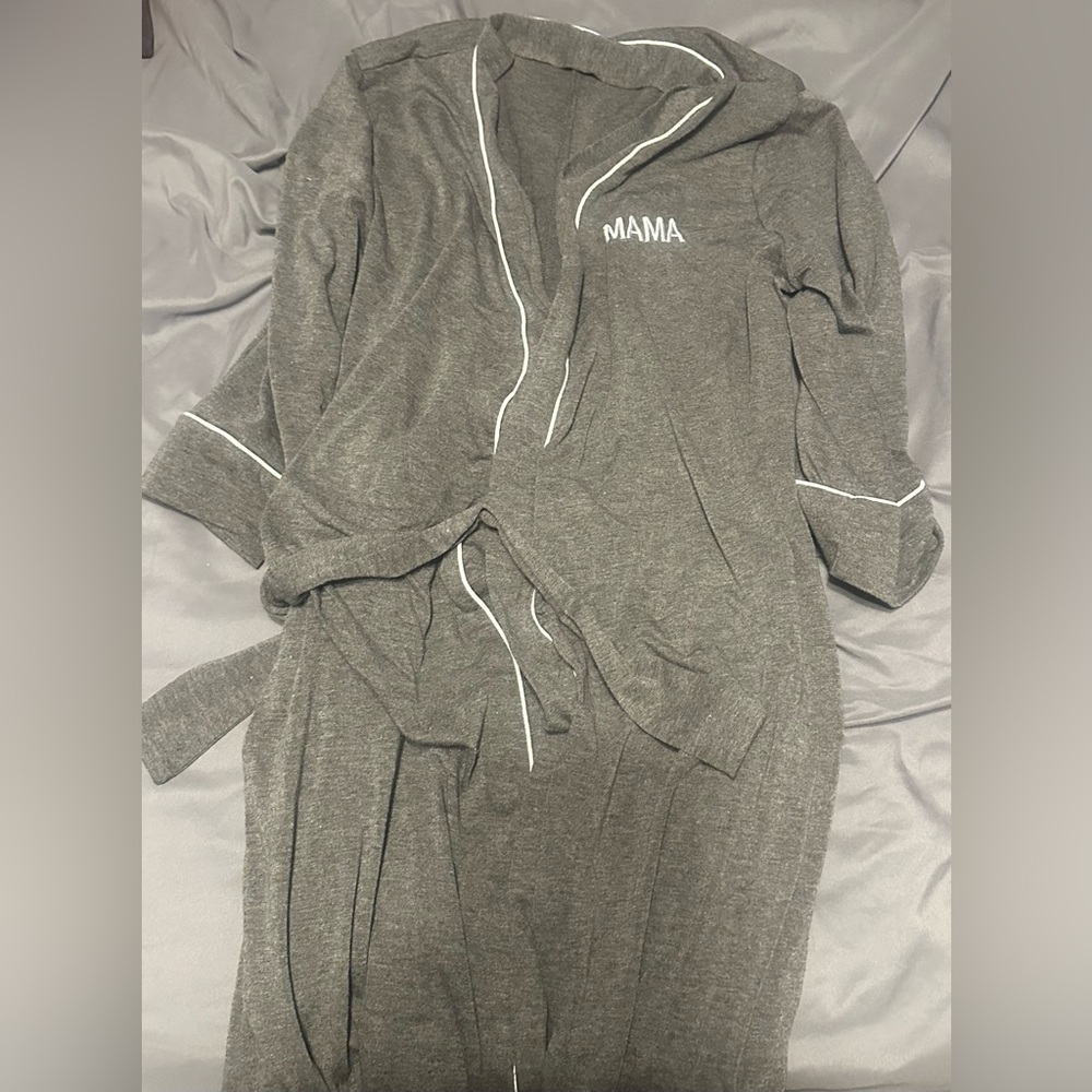 Mama Robe